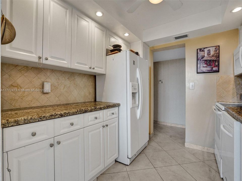 En Renta: $2,475 (2 camas, 2 baños, 1250 Pies cuadrados)