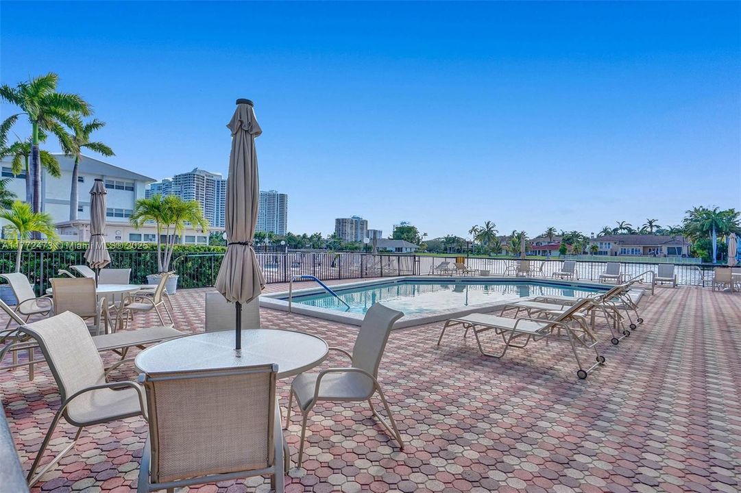 En Renta: $2,475 (2 camas, 2 baños, 1250 Pies cuadrados)