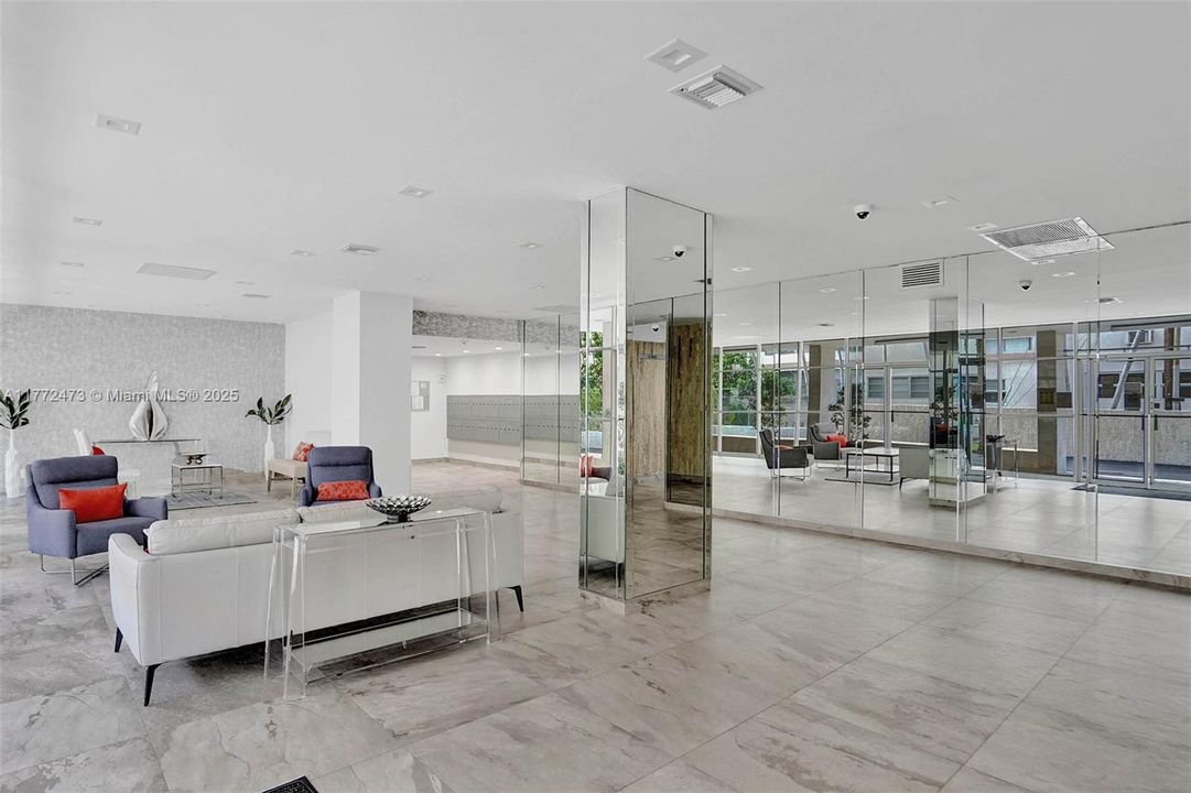 En Renta: $2,475 (2 camas, 2 baños, 1250 Pies cuadrados)