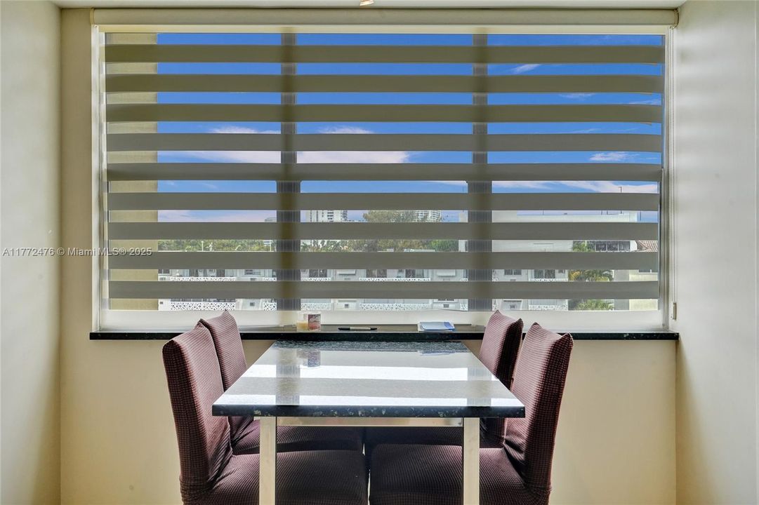 Recently Rented: $2,000 (1 beds, 1 baths, 982 Square Feet)