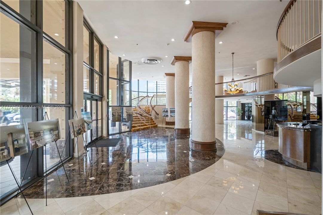 For Sale: $560,000 (1 beds, 1 baths, 1019 Square Feet)