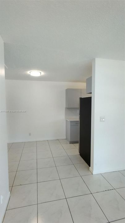 Recently Rented: $1,550 (1 beds, 1 baths, 879 Square Feet)