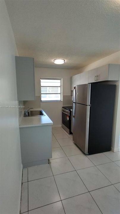 Recently Rented: $1,550 (1 beds, 1 baths, 879 Square Feet)