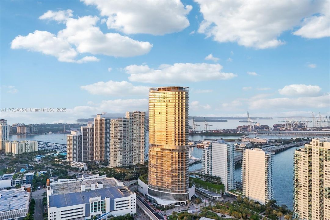 For Sale: $14,000,000 (4 beds, 4 baths, 6777 Square Feet)