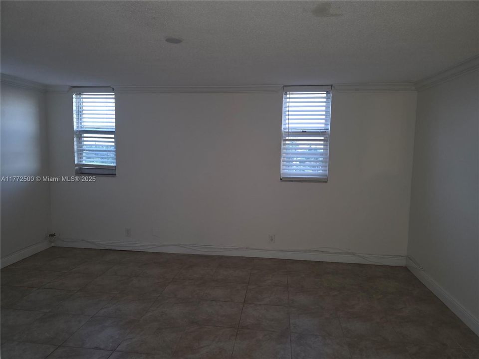For Rent: $2,000 (2 beds, 2 baths, 1332 Square Feet)