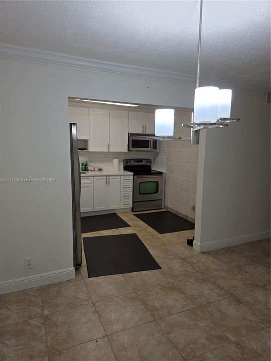 For Rent: $2,000 (2 beds, 2 baths, 1332 Square Feet)