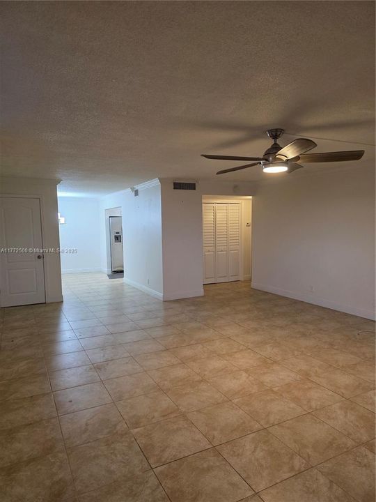 For Rent: $2,000 (2 beds, 2 baths, 1332 Square Feet)