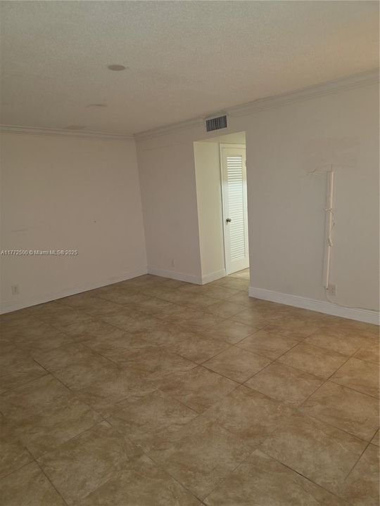 For Rent: $2,000 (2 beds, 2 baths, 1332 Square Feet)