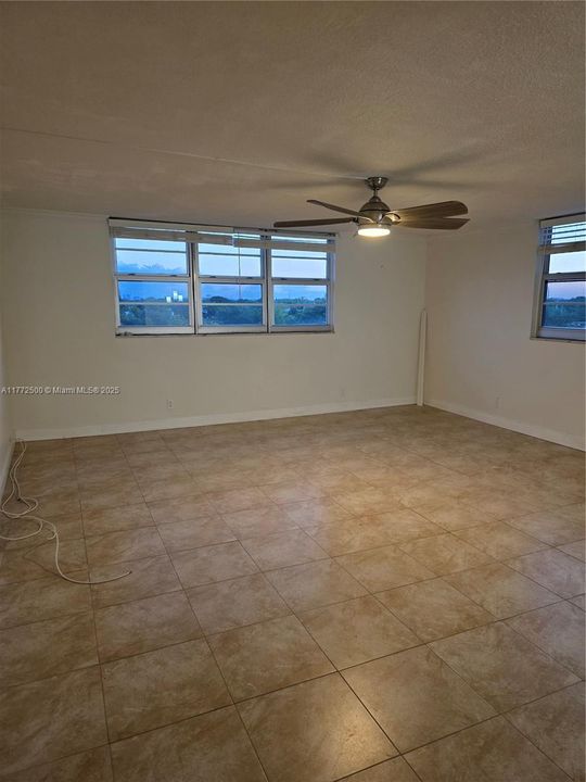 For Rent: $2,000 (2 beds, 2 baths, 1332 Square Feet)