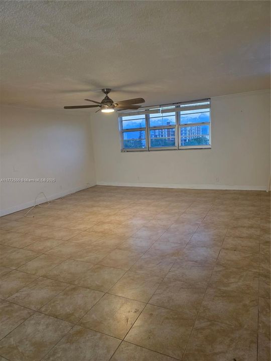 For Rent: $2,000 (2 beds, 2 baths, 1332 Square Feet)