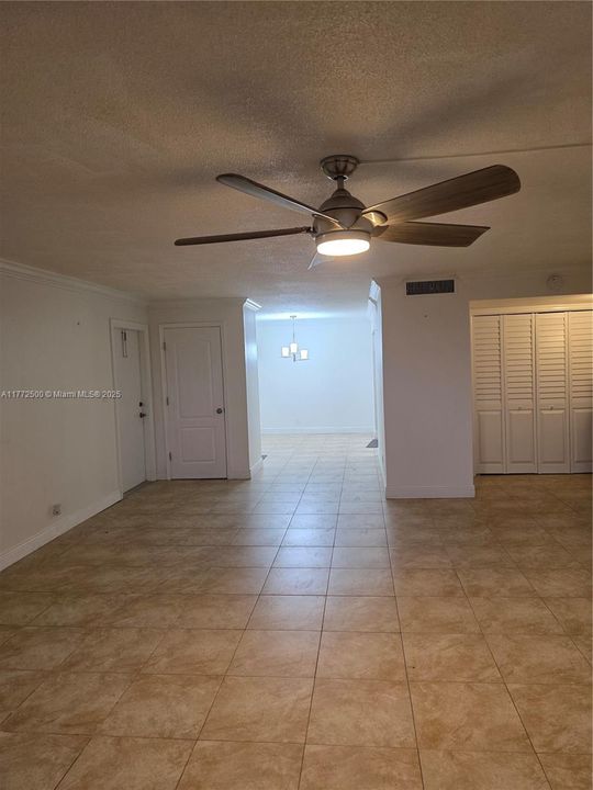 For Rent: $2,000 (2 beds, 2 baths, 1332 Square Feet)