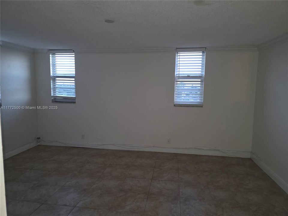 For Rent: $2,000 (2 beds, 2 baths, 1332 Square Feet)