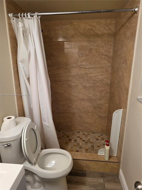 For Rent: $2,000 (2 beds, 2 baths, 1332 Square Feet)