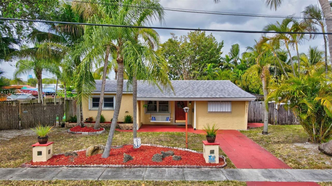 Recently Sold: $699,000 (3 beds, 2 baths, 1728 Square Feet)