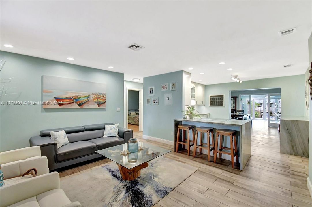 Recently Sold: $699,000 (3 beds, 2 baths, 1728 Square Feet)