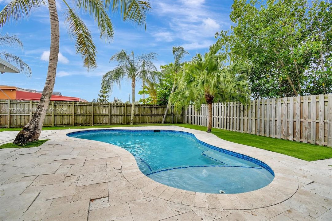 Recently Sold: $699,000 (3 beds, 2 baths, 1728 Square Feet)