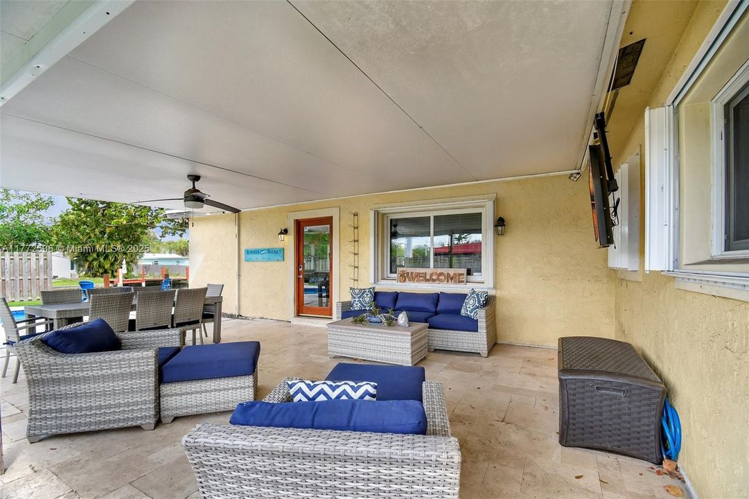 Recently Sold: $699,000 (3 beds, 2 baths, 1728 Square Feet)