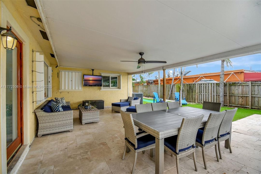 Recently Sold: $699,000 (3 beds, 2 baths, 1728 Square Feet)