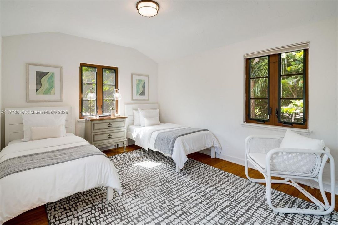 最近租的: $10,500 (4 贝兹, 3 浴室, 2835 平方英尺)