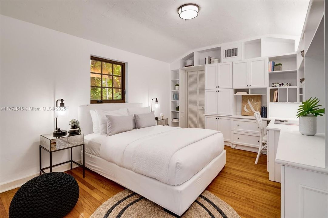 最近租的: $10,500 (4 贝兹, 3 浴室, 2835 平方英尺)