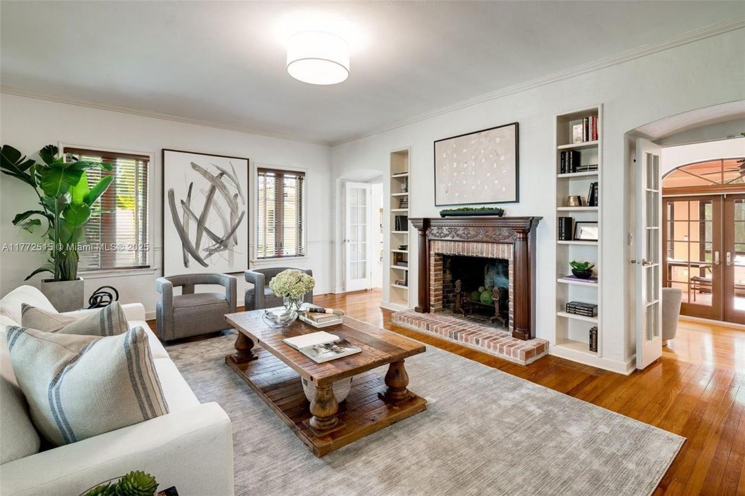 最近租的: $10,500 (4 贝兹, 3 浴室, 2835 平方英尺)