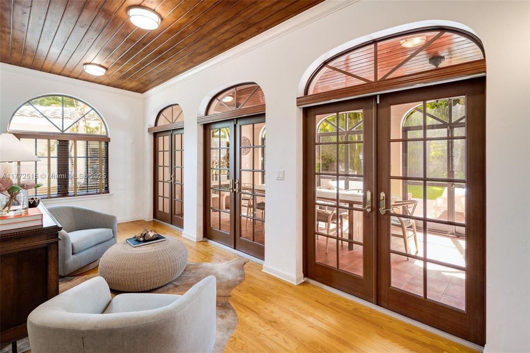 最近租的: $10,500 (4 贝兹, 3 浴室, 2835 平方英尺)