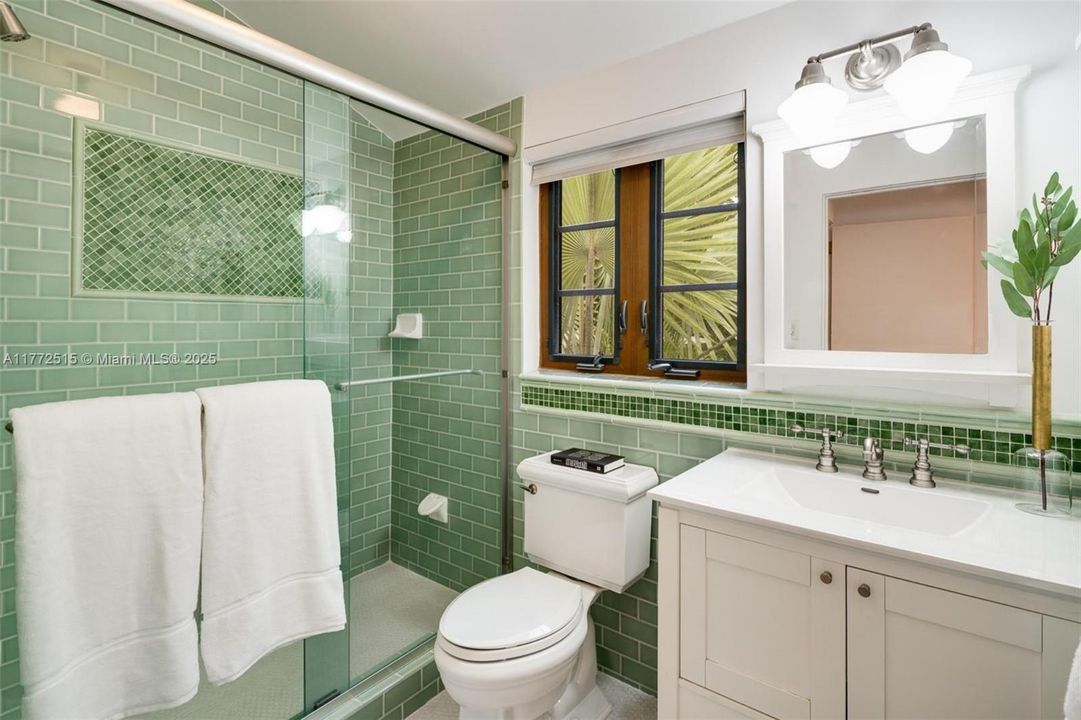 最近租的: $10,500 (4 贝兹, 3 浴室, 2835 平方英尺)