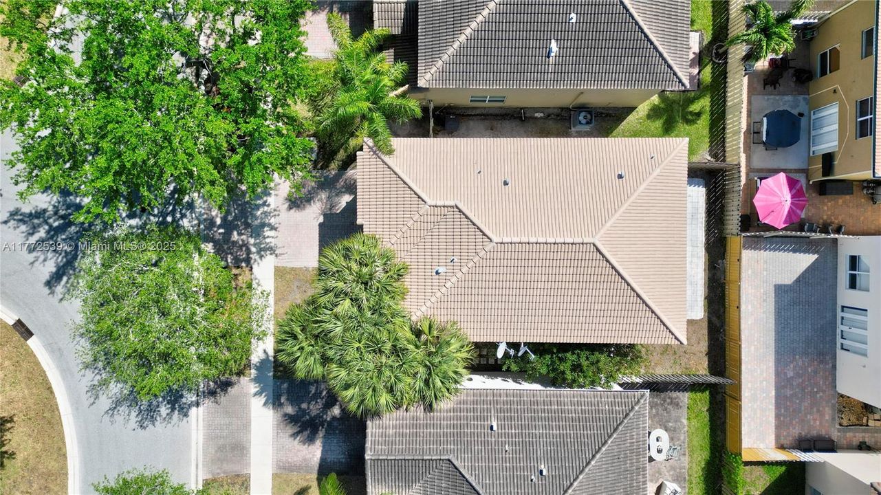 Vendido Recientemente: $479,800 (4 camas, 2 baños, 1979 Pies cuadrados)