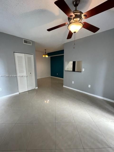 Recientemente alquilado: $2,100 (2 camas, 2 baños, 854 Pies cuadrados)