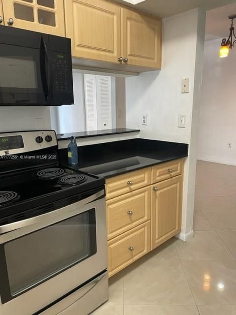 Recientemente alquilado: $2,100 (2 camas, 2 baños, 854 Pies cuadrados)