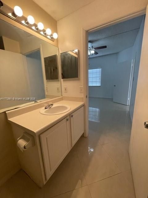 Recientemente alquilado: $2,100 (2 camas, 2 baños, 854 Pies cuadrados)