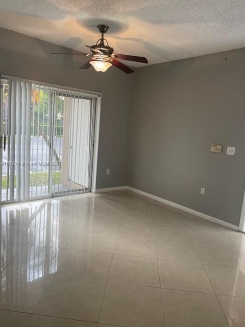 Recientemente alquilado: $2,100 (2 camas, 2 baños, 854 Pies cuadrados)