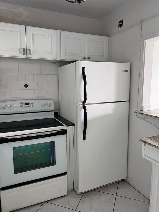 For Sale: $155,000 (1 beds, 1 baths, 702 Square Feet)