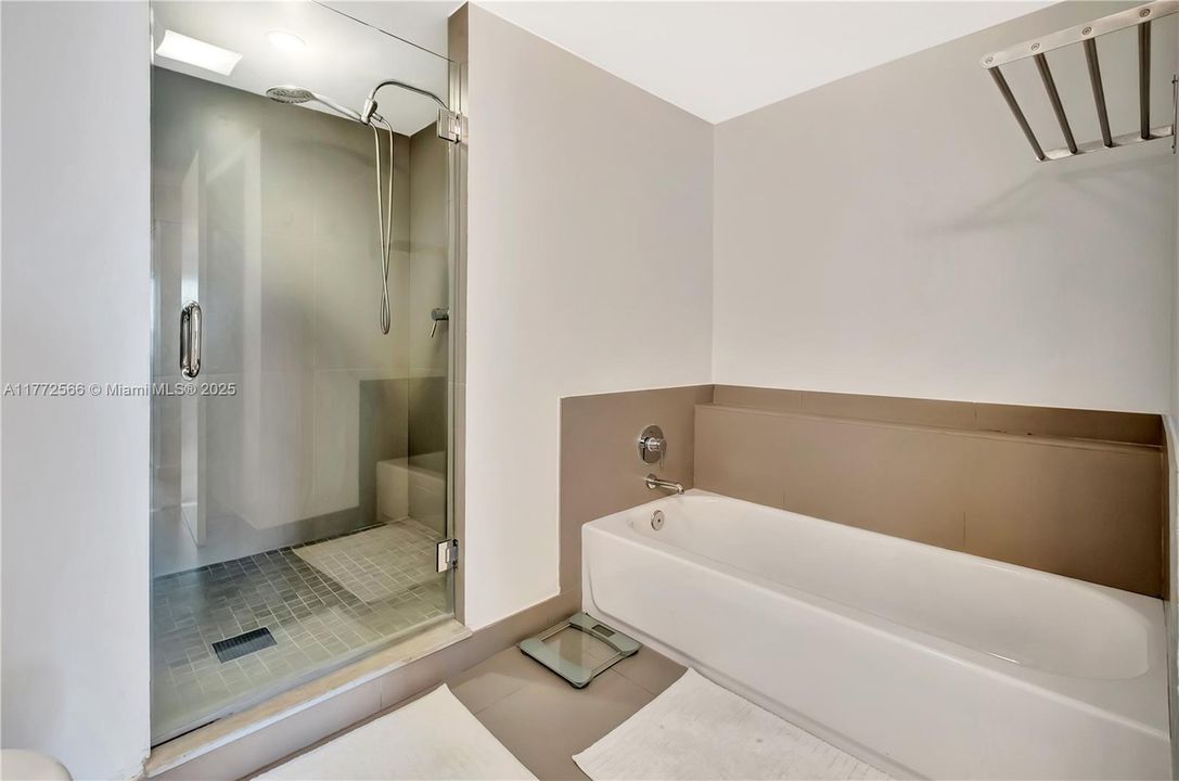 Active With Contract: $8,500 (2 beds, 2 baths, 1485 Square Feet)