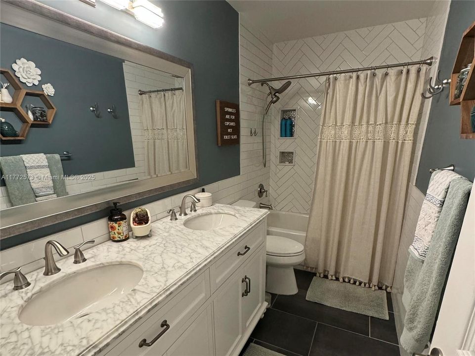 Recently Sold: $799,000 (4 beds, 2 baths, 2193 Square Feet)