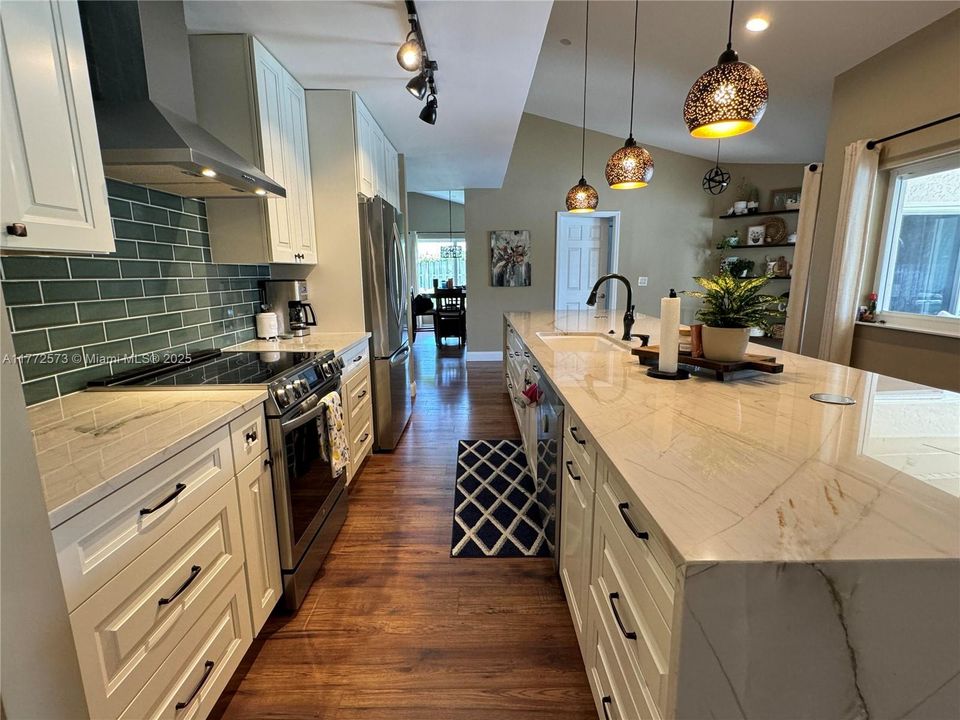 Recently Sold: $799,000 (4 beds, 2 baths, 2193 Square Feet)