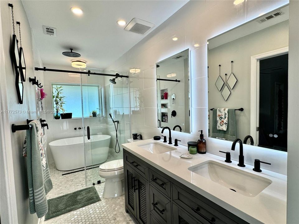 Recently Sold: $799,000 (4 beds, 2 baths, 2193 Square Feet)