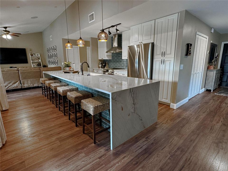 Recently Sold: $799,000 (4 beds, 2 baths, 2193 Square Feet)