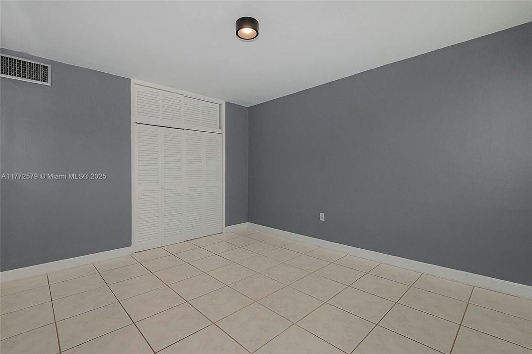 Недавно продано: $339,900 (1 спален, 1 ванн, 742 Квадратных фут)