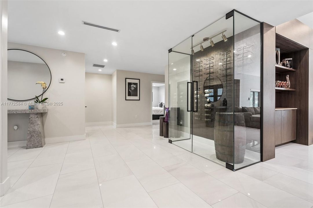 Vendido Recientemente: $1,499,999 (4 camas, 3 baños, 2845 Pies cuadrados)