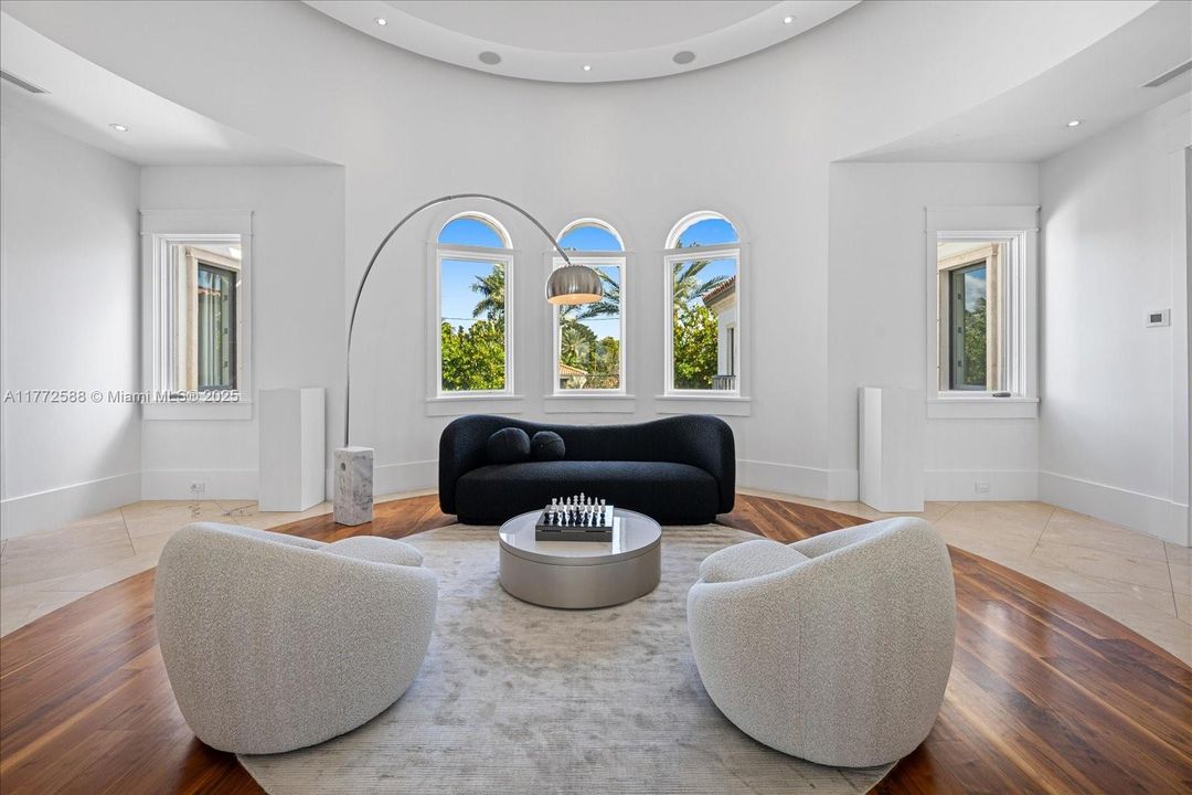 For Sale: $30,000,000 (6 beds, 7 baths, 8748 Square Feet)