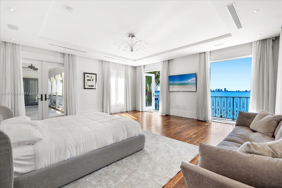 For Sale: $30,000,000 (6 beds, 7 baths, 8748 Square Feet)