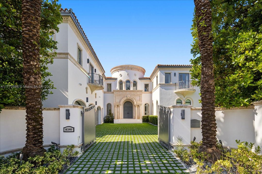 For Sale: $30,000,000 (6 beds, 7 baths, 8748 Square Feet)