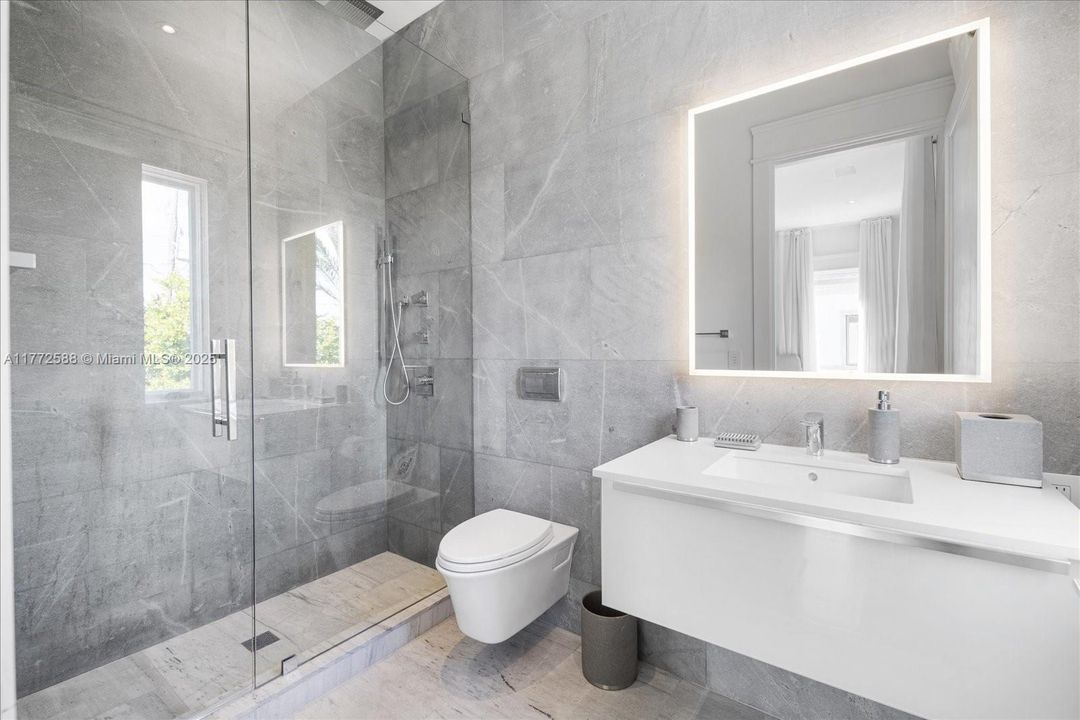 For Sale: $30,000,000 (6 beds, 7 baths, 8748 Square Feet)