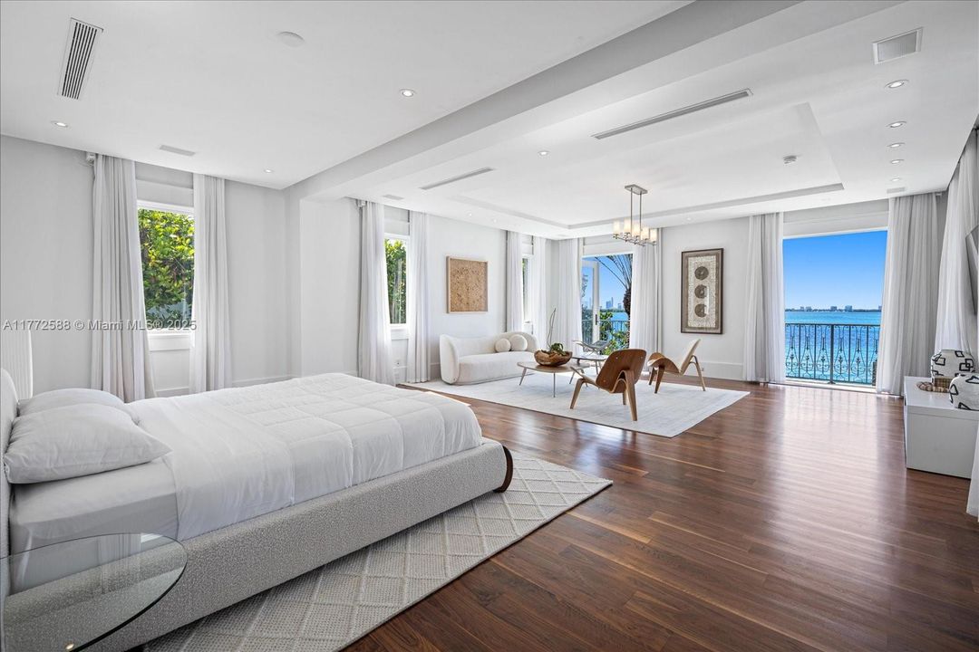 For Sale: $30,000,000 (6 beds, 7 baths, 8748 Square Feet)