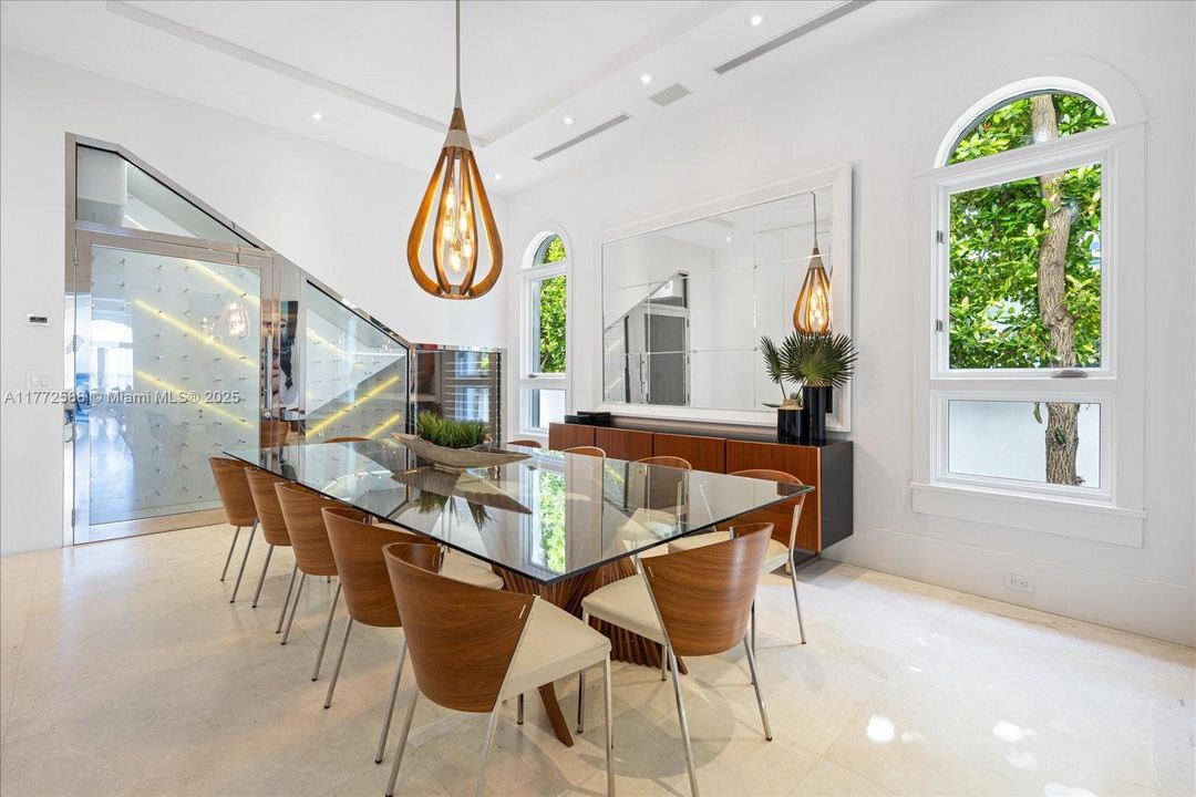 For Sale: $30,000,000 (6 beds, 7 baths, 8748 Square Feet)