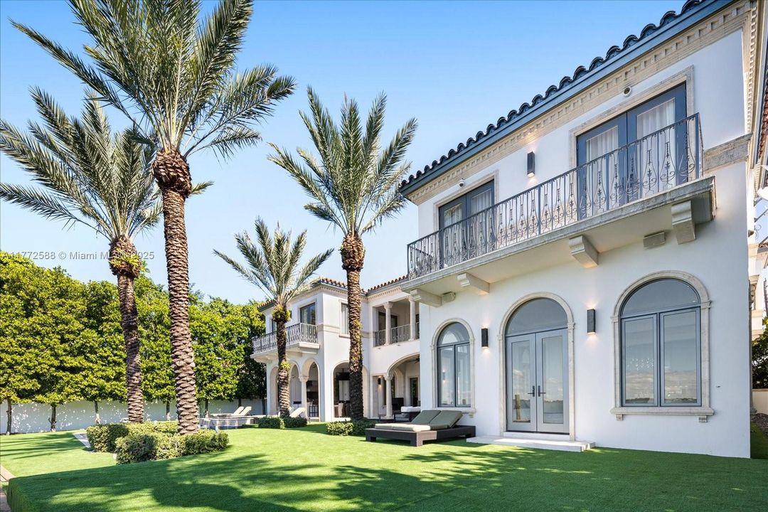 For Sale: $30,000,000 (6 beds, 7 baths, 8748 Square Feet)