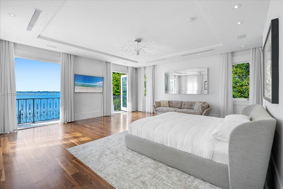 For Sale: $30,000,000 (6 beds, 7 baths, 8748 Square Feet)