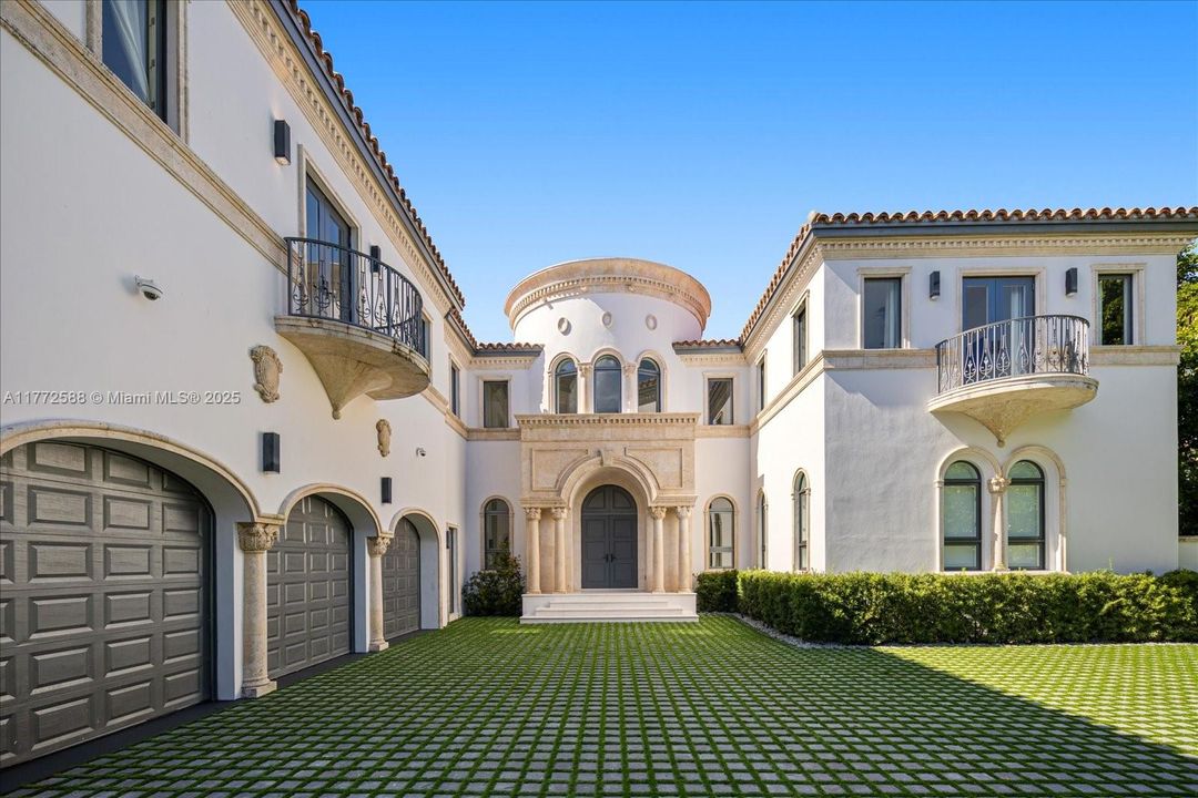 For Sale: $30,000,000 (6 beds, 7 baths, 8748 Square Feet)