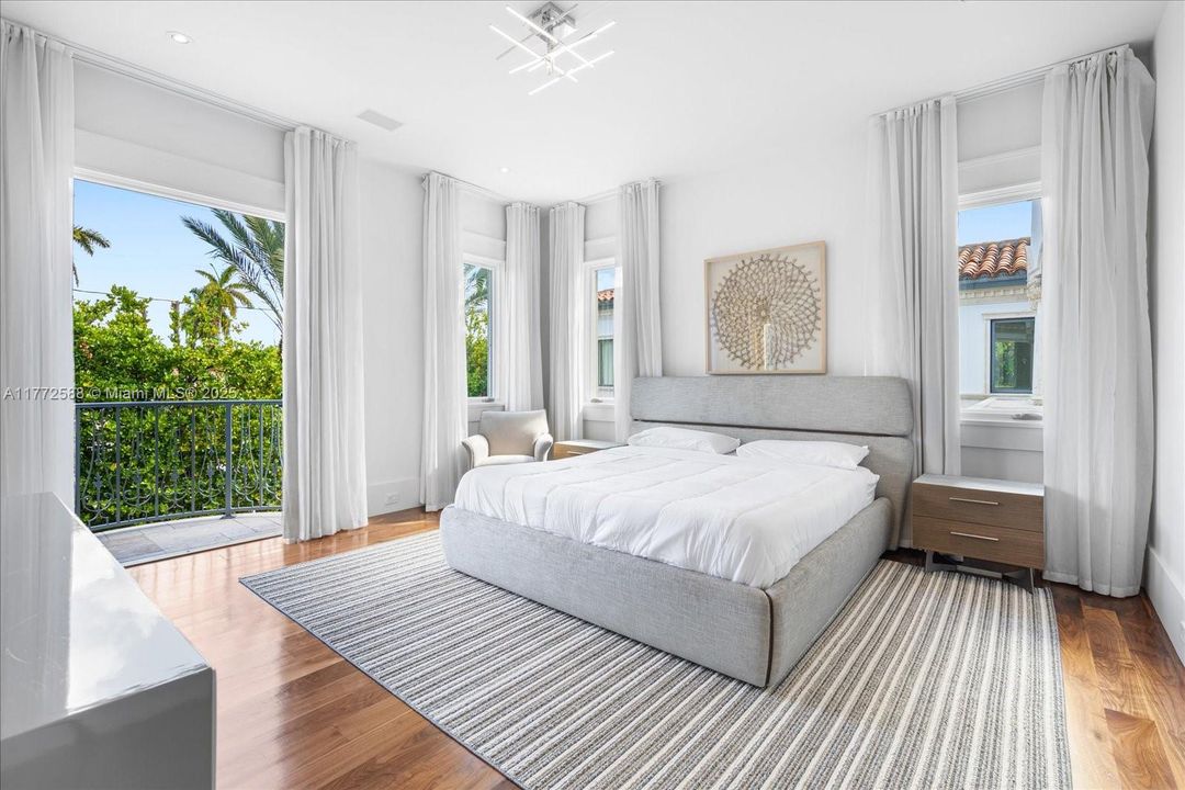 For Sale: $30,000,000 (6 beds, 7 baths, 8748 Square Feet)